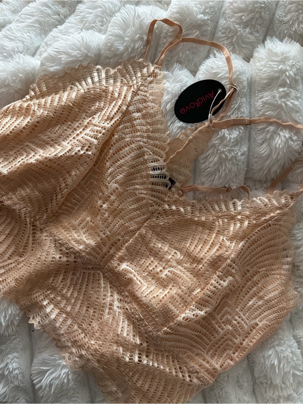 Avidlove Lace Bralette in Peach